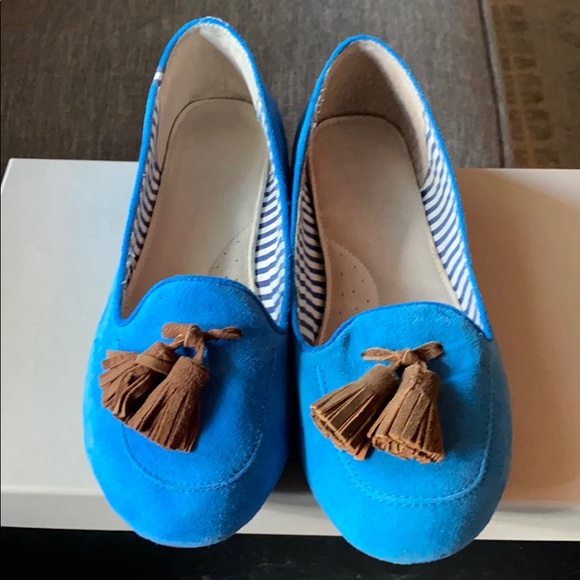 Flats - Picture 1 of 3